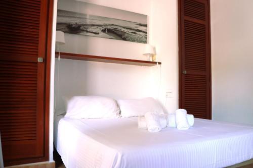 Apartamentos Club Cala Azul Сан-Карлос-де Перальта Екстер'єр фото