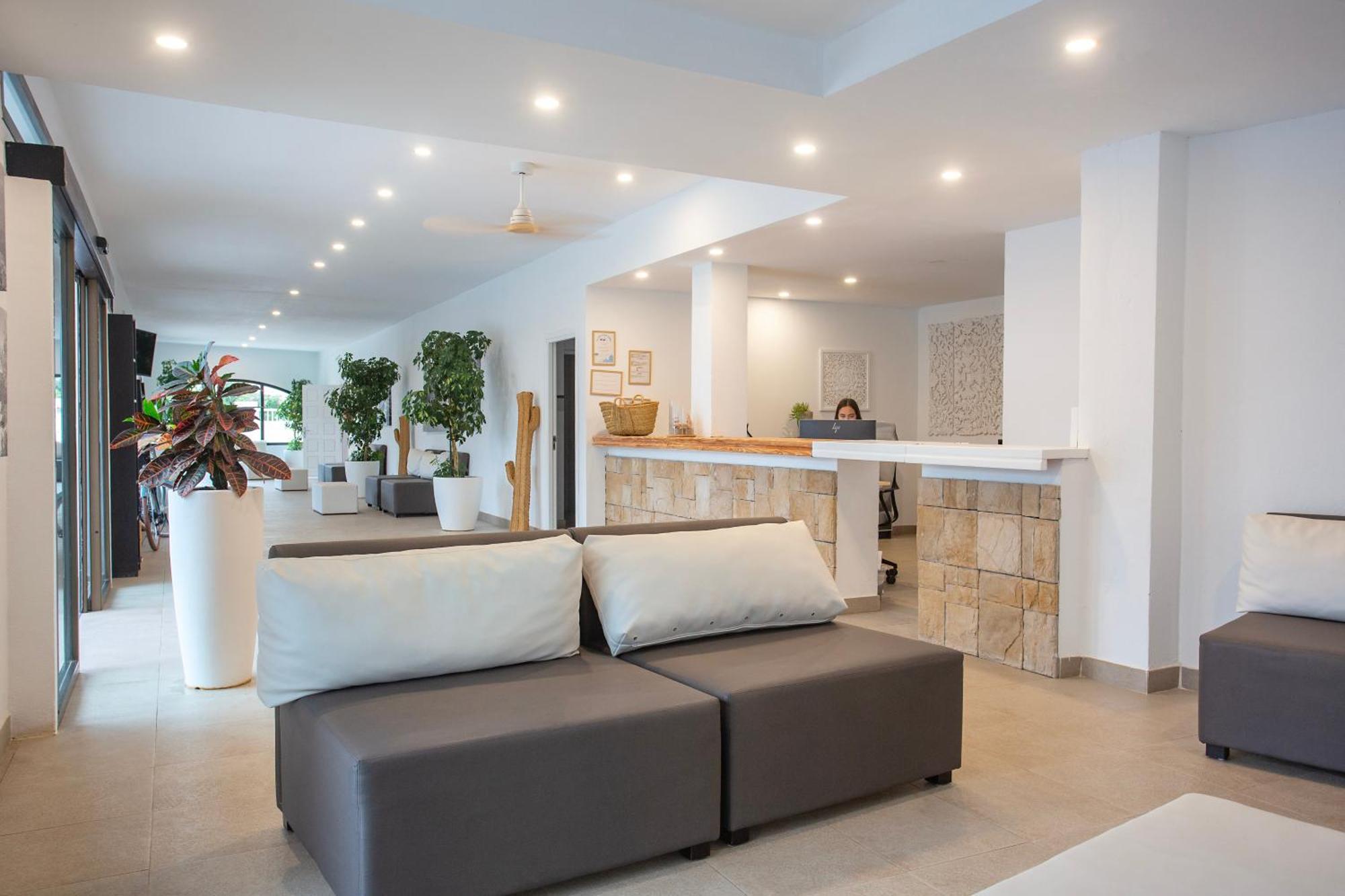 Apartamentos Club Cala Azul Сан-Карлос-де Перальта Екстер'єр фото